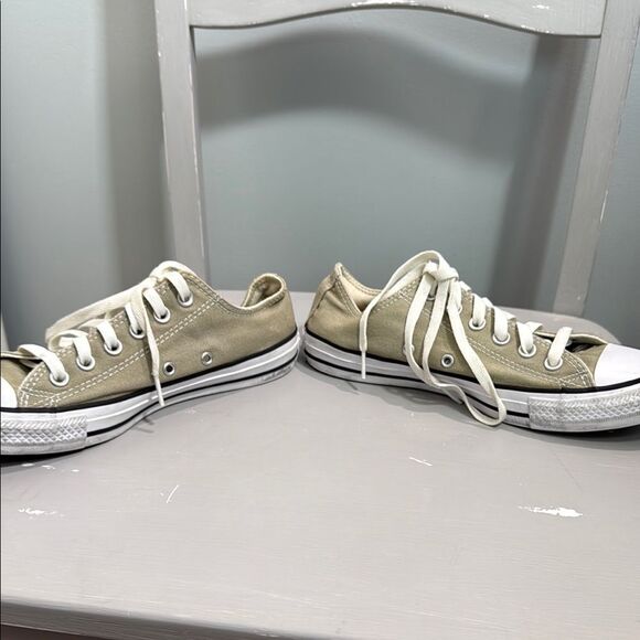Converse Unisex Green Sneakers - Picture 9 of 10